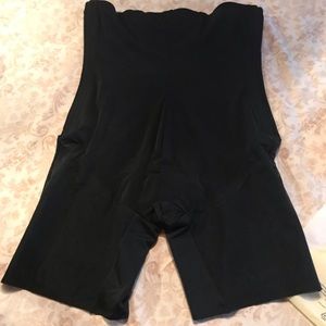 HoneyLove SuperPower Short  Vamp 1X